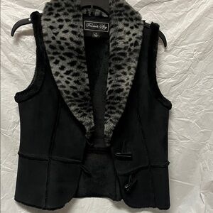 Black and Gray Women's Vest